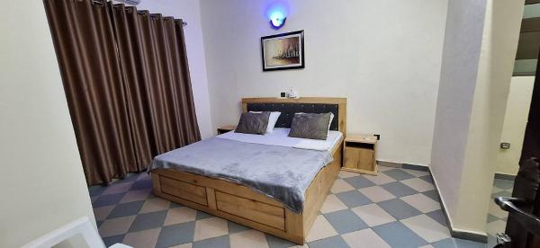 Deluxe King Size Bed Bedroom Saloon, Cotonú