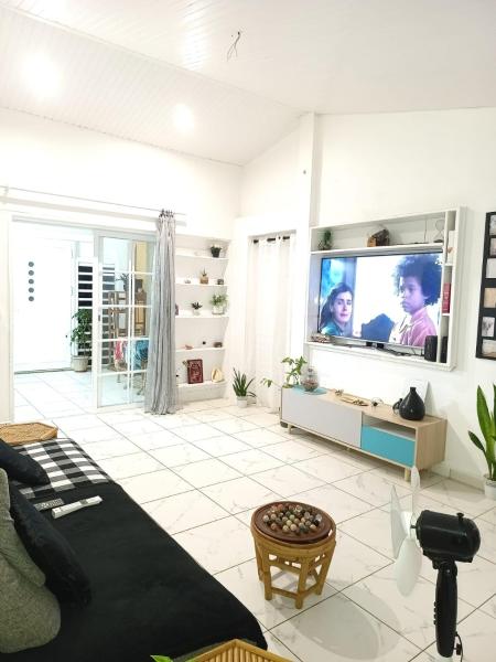 Chez Ayusha, Сент-Роз