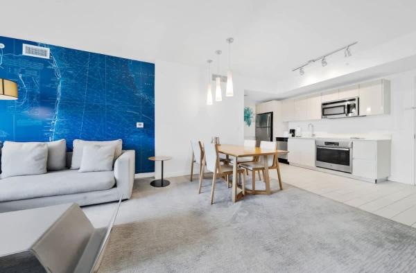 Fotografie 2: 2 Bed & 2 Bath at Beachwalk Pool Gym Beach on 19th