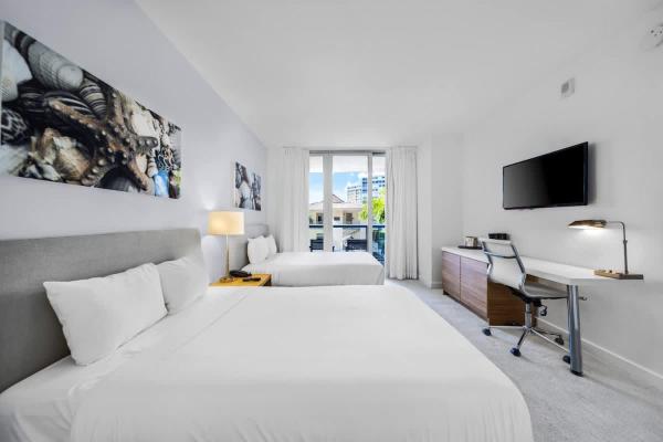 Fotografie 6: 2 Bed & 2 Bath at Beachwalk Pool Gym Beach on 19th