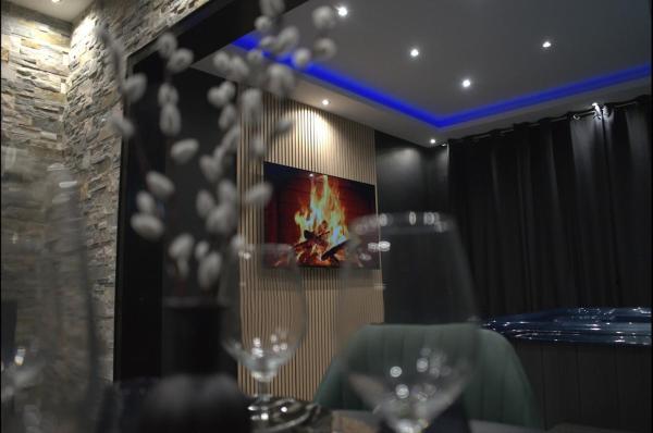 A la foto es mostra l'objecte Relaxing stay, SPA-Sauna house situat a la ciutat de Carling.