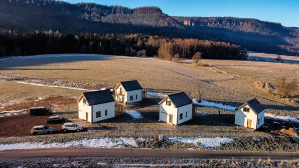 A la foto es mostra l'objecte Wataha pod Basztami - Wadera - Domki całoroczne situat a la ciutat de Radków.
