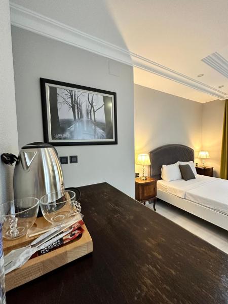På billedet ses objektet Pine Hotel Ayvalik beliggende i byen Ayvalık.