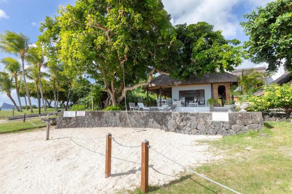 Samya, a luxurious beachfront villa, Grand Baie