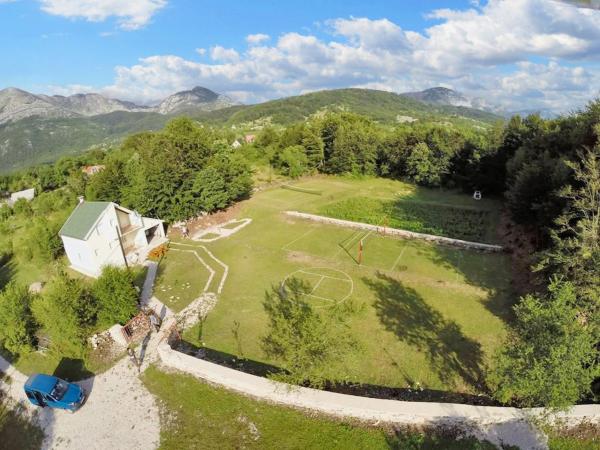 Charming Chalet In Herceg Novi With Fenced Garden - Montenegro