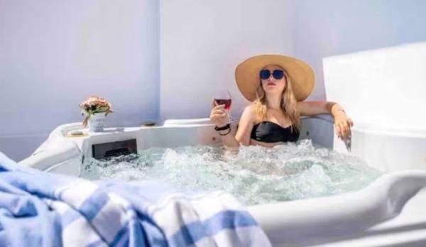 A la foto es mostra l'objecte Luxury Vacation Villa Irene with private juccuzi situat a la ciutat de Fira.