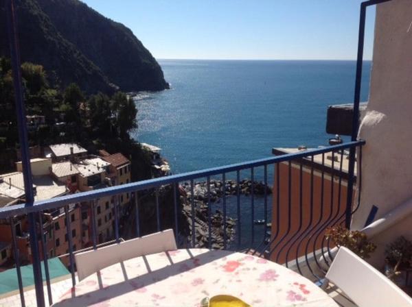 A la foto es mostra l'objecte Giro di Vento situat a la ciutat de Riomaggiore.