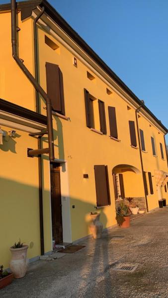 På billedet ses objektet The Maccagno Heart of Emilia beliggende i byen Guastalla.