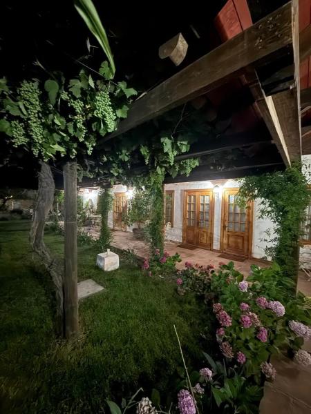 Na fotografii je vidět objekt Hostal Campo Divino nacházející se ve městě Peralillo.