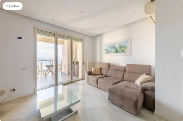 A la foto es mostra l'objecte 5 Stars Apart SEA VIEW situat a la ciutat de Gènova.