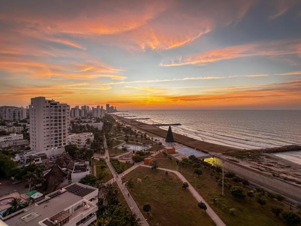 Panoramic Oceanview Loft Near Beach & Airport, Cartagena de Indias