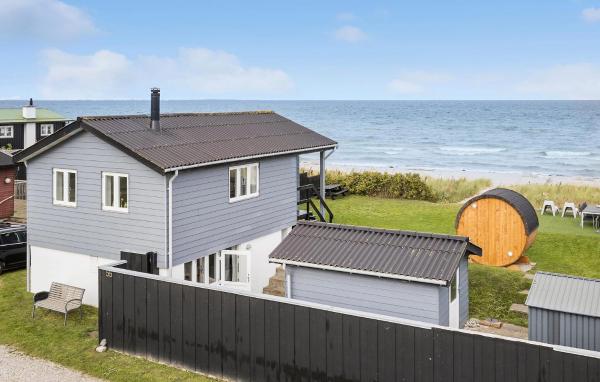A la foto es mostra l'objecte Gorgeous Home In Otterup With Kitchen situat a la ciutat de Otterup.