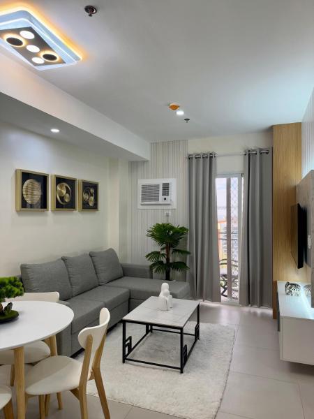 Kuva 1: Asters - Two Bedroom Condo Unit with Balcony