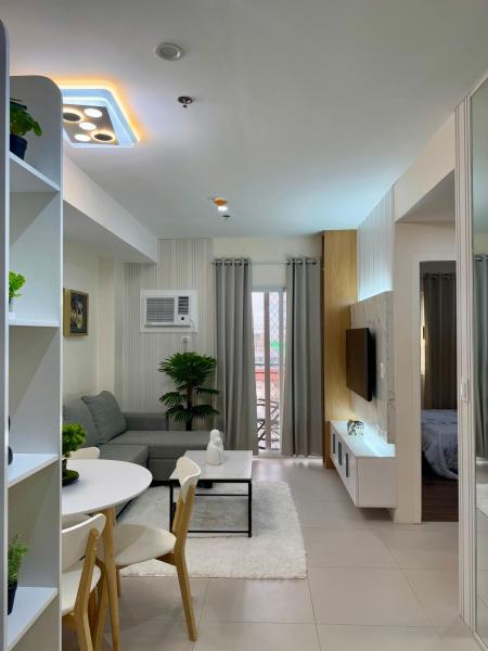 Kuva 4: Asters - Two Bedroom Condo Unit with Balcony