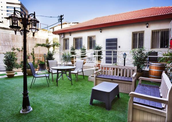 Loui Hostel Gardens