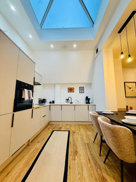 Foto 6: Spacious, Worcester city centre 2 bedroom apartment