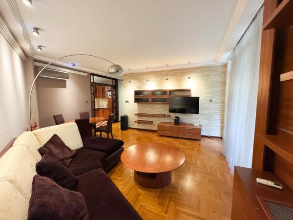 YACHT Arena Belgrade LUX Apartment, Belgrad