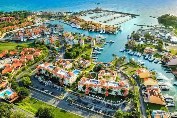 Na zdjęciu widoczny jest obiekt Gated Community with a private pool! położony w mieście Comunas.