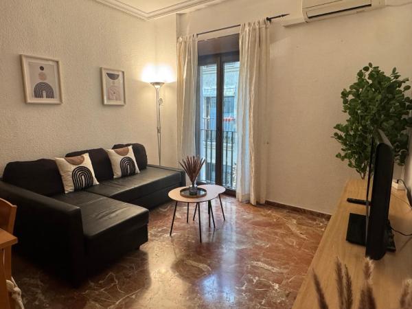 Dreaming Puentezuelas - free parking, Granada