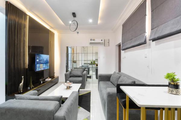 A la foto es mostra l'objecte 1 bedroom Luxury Shortlet Apartment in Osapa London, Lekki situat a la ciutat de Lagos.