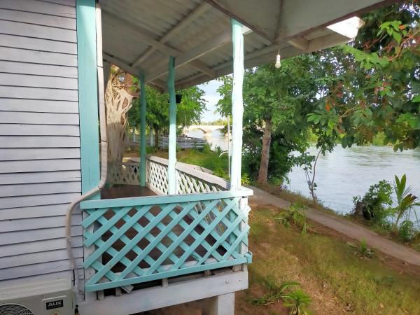 Na zdjęciu widoczny jest obiekt Bontai Riverside Cottages & Long-Stay Residences położony w mieście Don Det.