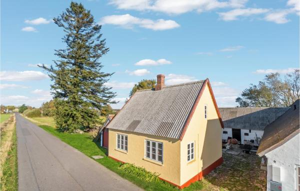 A la foto es mostra l'objecte Lovely Home In Nexø With Wifi situat a la ciutat de Neksø.