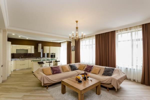 Luxury Apartment on Rustaveli Avenue, Тбилиси