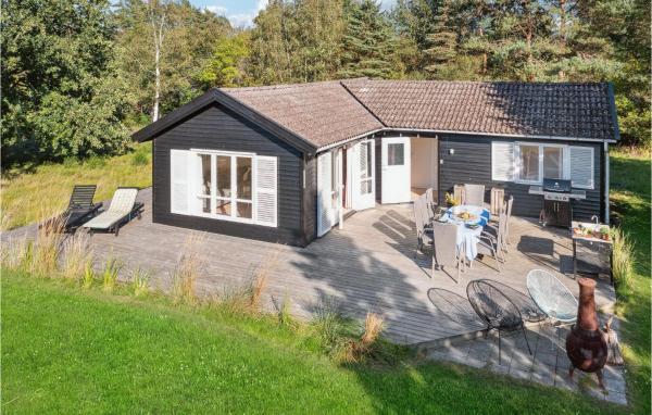 Na fotografii je vidět objekt Cozy Home In Gørlev With Kitchen nacházející se ve městě Gørlev.
