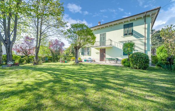 På bildet vises objektet Cozy Apartment In Borghetto Di Borbera som ligger i byen Albera Ligure.