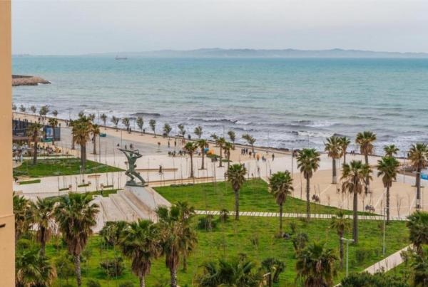 Na fotografii je vidět objekt Panoramic Sea View Apartments nacházející se ve městě Durrës.