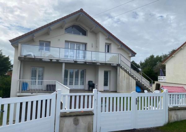 A la foto es mostra l'objecte Le HOME situat a la ciutat de Varaville.