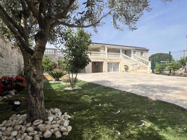 A la foto es mostra l'objecte Grande Maison 23 Pers Sauna Spa Piscine Pétanque situat a la ciutat de Cuxac-dʼAude.