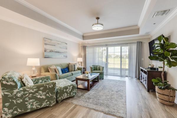 Foto 2: Sunset View, Ground Floor Condo with Private Patio, 216