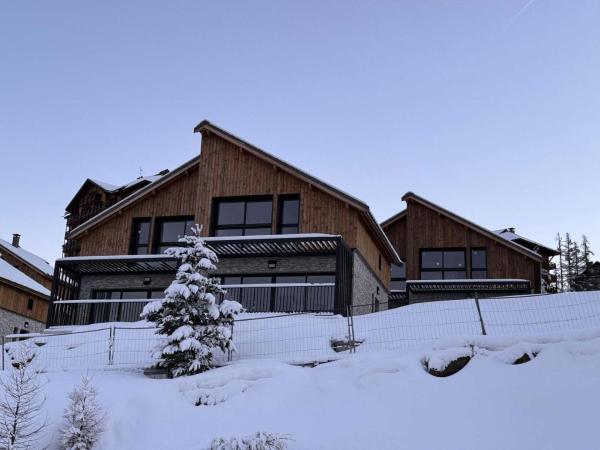 A la foto es mostra l'objecte Résidence Terrasse De Risoul - Magnifique chalet de standing neuf avec vue panoramique au départ du téléski MAE-9801 situat a la ciutat de Risoul.