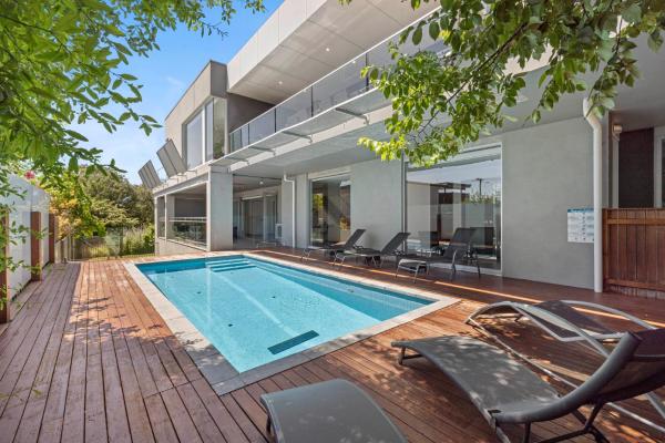 A la foto es mostra l'objecte Complete Luxury Escape - Sleeps 30! situat a la ciutat de Rye.