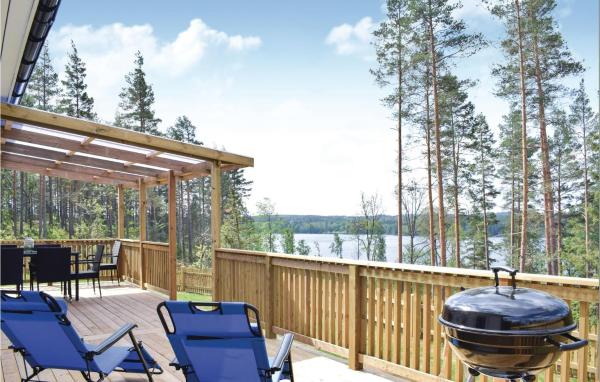 Na zdjęciu widoczny jest obiekt Two-Bedroom Holiday Home In Malilla położony w mieście Flathult.