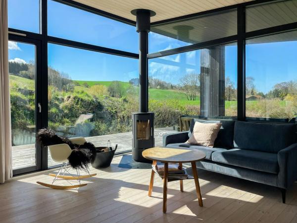 En la foto se muestra el objeto Modern Summer House Near Nature ubicado en la ciudad de Høve.