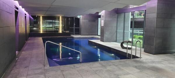 Cozy Oasis L1708 with Swimming Pool, Melbourne