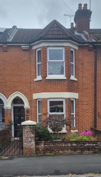 A la foto es mostra l'objecte Quirky Victorian three bedroom terraced house situat a la ciutat de Otterbourne.