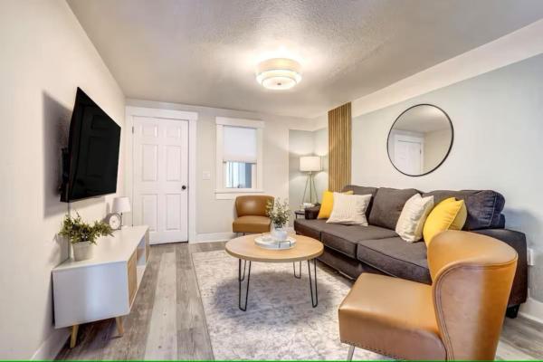 Billede 1: Contemp, Quaint Entire 2Bd unit