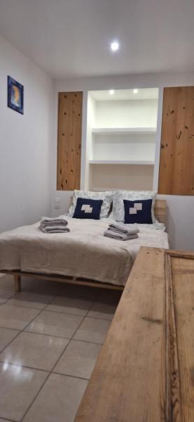 På billedet ses objektet Charming Apartment in La Redorte beliggende i byen La Redorte.