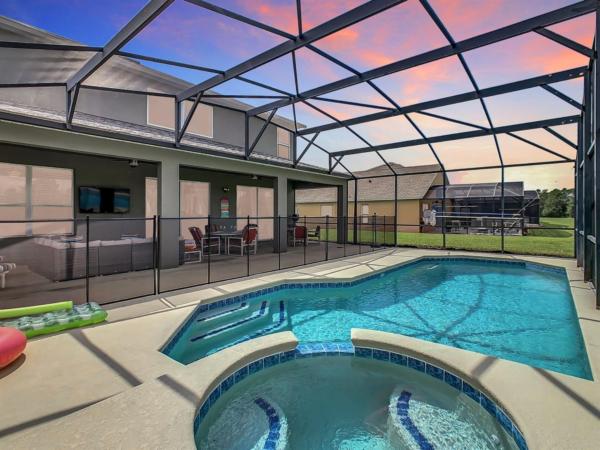 7BR Villa in Emerald Island w/ Resort Perks, Kissimmee