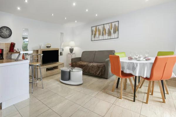 A la foto es mostra l'objecte Charming T2 100 meters from the beach situat a la ciutat de Fréjus.