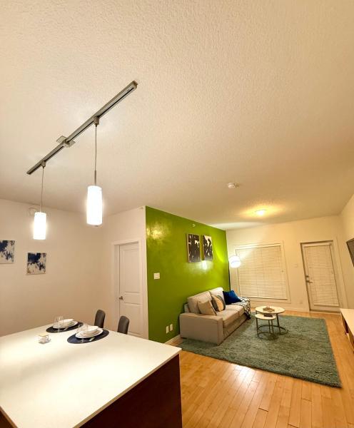2bedroom Luxury Condo - St. Albert