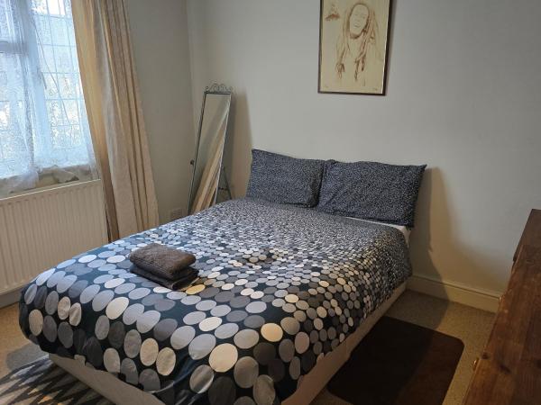 Antonio's Large Double Bedroom - Beckenham