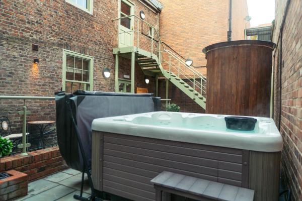 A la foto es mostra l'objecte Town Centre Apartments with Spa situat a la ciutat de Morpeth.