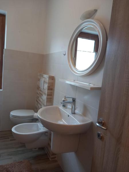 A la foto es mostra l'objecte Appartamento Francesco situat a la ciutat de Azzone.