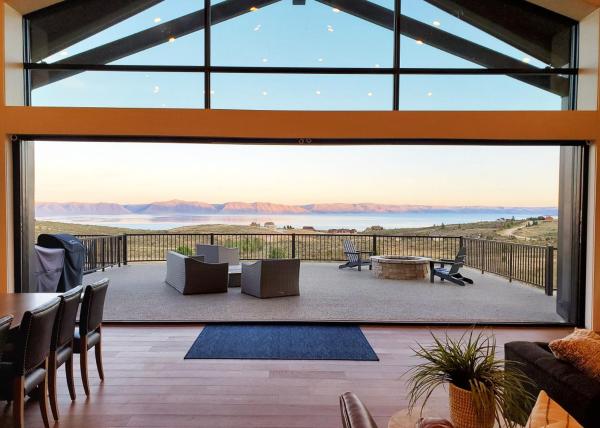 The photo shows the Glenn Haven by Cloud Dream Homes located in the city of Glendale.