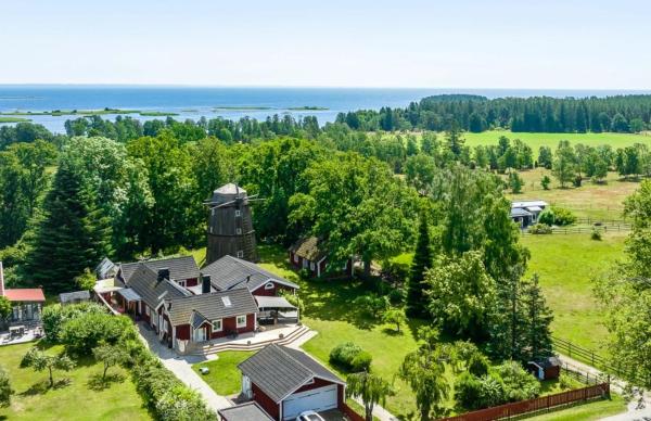写真にはKulltorp市にあるVilla Kvarnbackenが写っています。