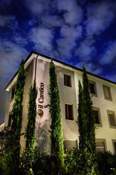 Na fotografii je vidět objekt Hotel Il Cantico St. Peter nacházející se ve městě Řím.